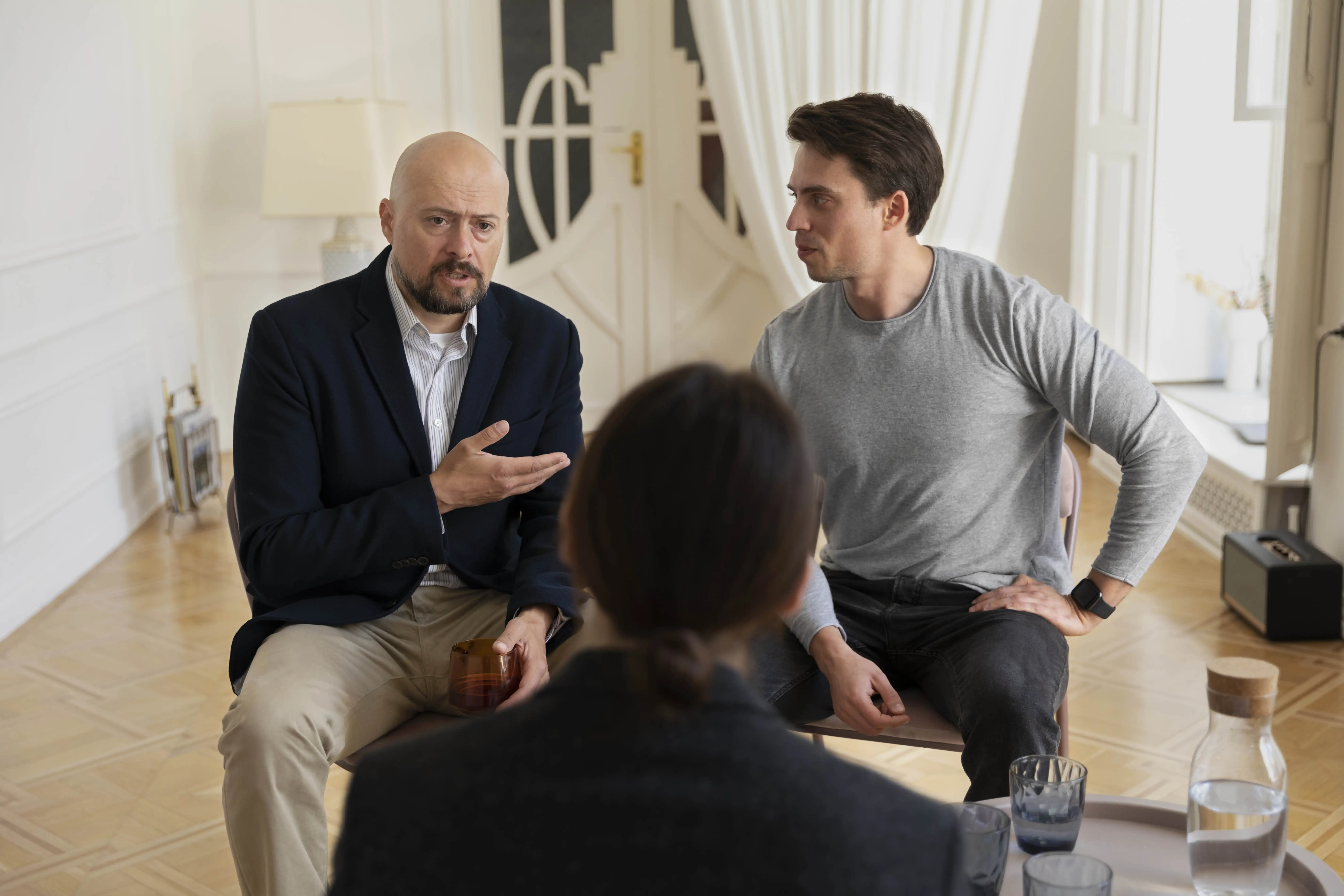 A clinical therapist at Compassion Recovery Centers in Laguna Hills conducting an integrated care session to address co-occurring mental health and addiction triggers.