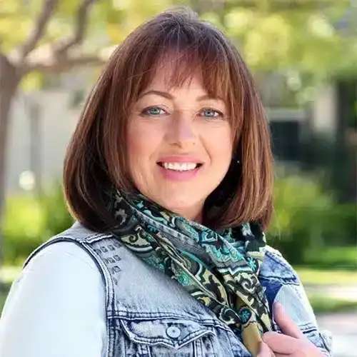 Elisa Edwards